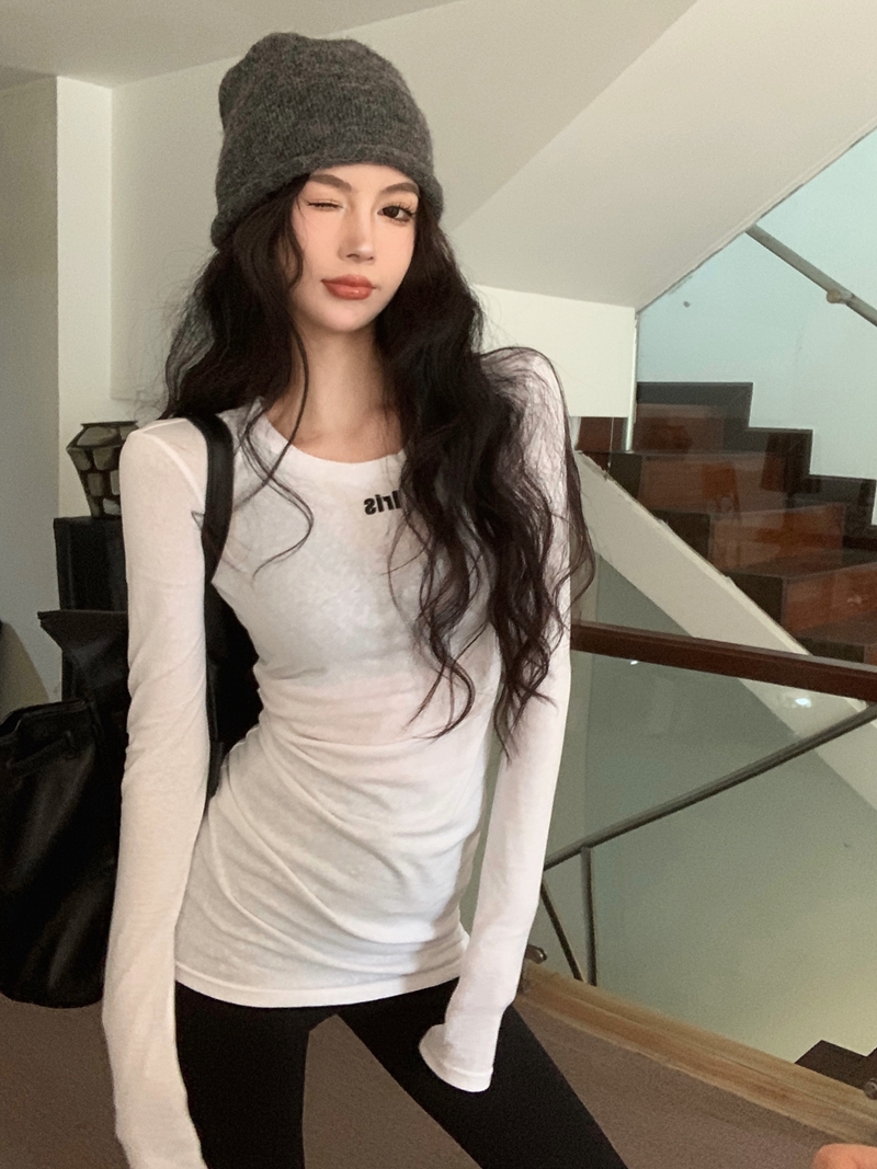 Real shot of snowflake cotton letter printed long-sleeved T-shirt for women with casual simple printed white round neck top