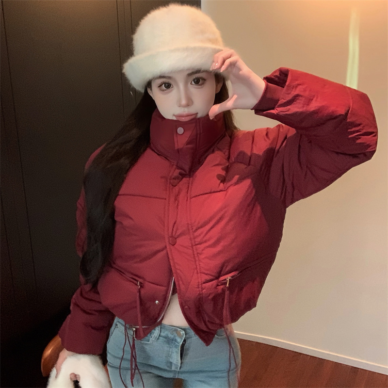 Actual shot Korean version of new winter down jacket for women, short stand-up collar, thickened jacket and bread suit for small people