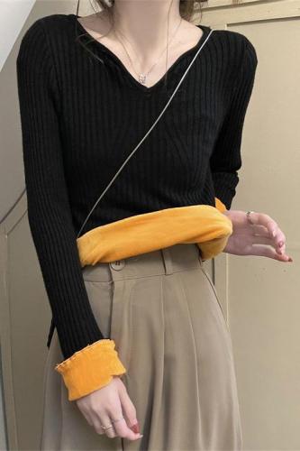 Actual shot of Korean style long-sleeved inner trench sweater sweater for women winter niche chic slim fit top