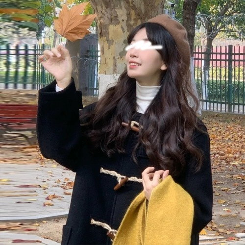 High-end black petite woolen coat for women mid-length 2023 autumn and winter Japanese style horn button woolen coat