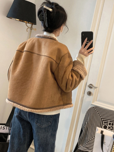 Official picture of autumn and winter fur one-piece lambswool jacket women's short motorcycle jacket retro Hong Kong style plus velvet loose cotton coat