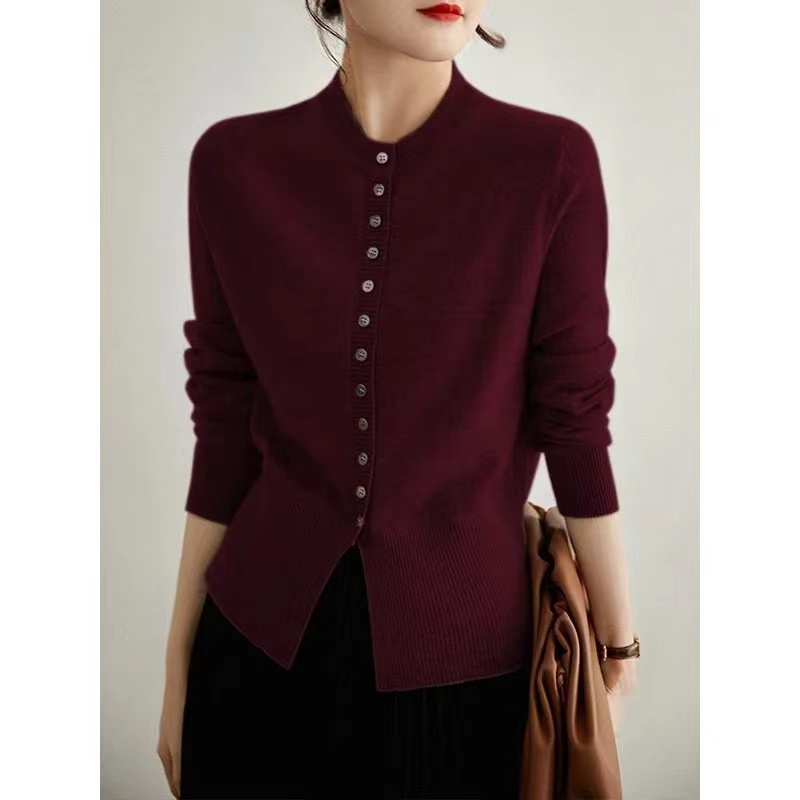 Designed niche knitted sweater for women, autumn and winter fashion, round neck, unique single-breasted, versatile long-sleeved top