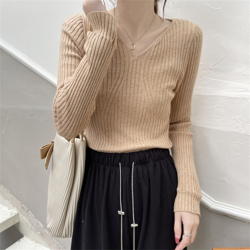 Actual shot of Korean style long-sleeved inner trench sweater sweater for women winter niche chic slim fit top