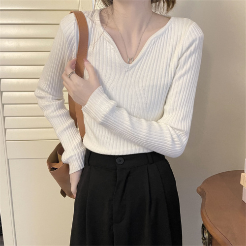 Actual shot of Korean style long-sleeved inner trench sweater sweater for women winter niche chic slim fit top