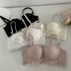 Real-shot sexy lace wireless bra for small busts—enhances cleavage, lifts and shapes the breasts, plus helps reduce excess breast tissue.