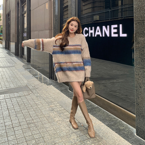 Round neck knitted sweater women's autumn and winter 2023 new style super nice lazy style thickened loose long-sleeved high-end top