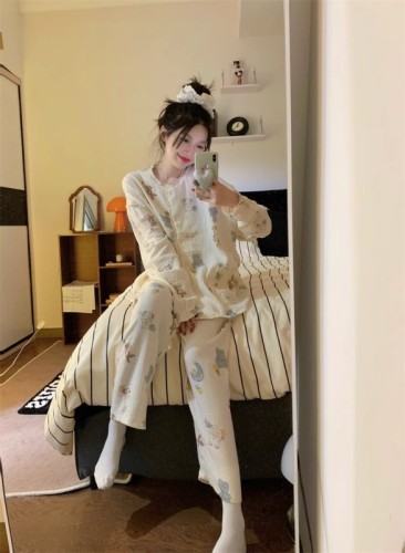 Internet celebrity ins spring and autumn new pajamas women's long-sleeved trousers lace home clothes official