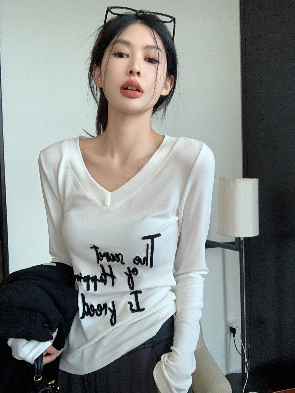 螺紋德絨，繡花毛巾繡 v領長袖正肩T恤女秋冬季內搭修身打底衫