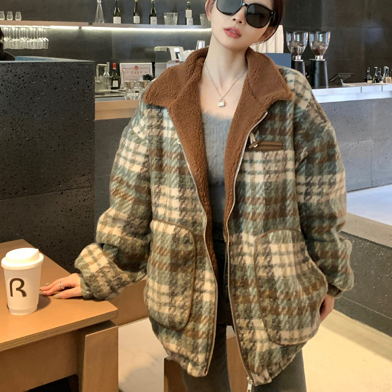 Real shot# Plaid American retro lapel lamb wool cotton coat for women 2023 winter new warm cotton jacket trend