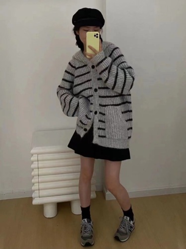 Contrast color striped sweater cardigan women's coat Korean style autumn and winter new style loose lazy style versatile sweater top trendy