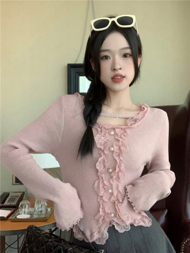 Real shot of French style lace splicing long-sleeved sweater for women slimming short top