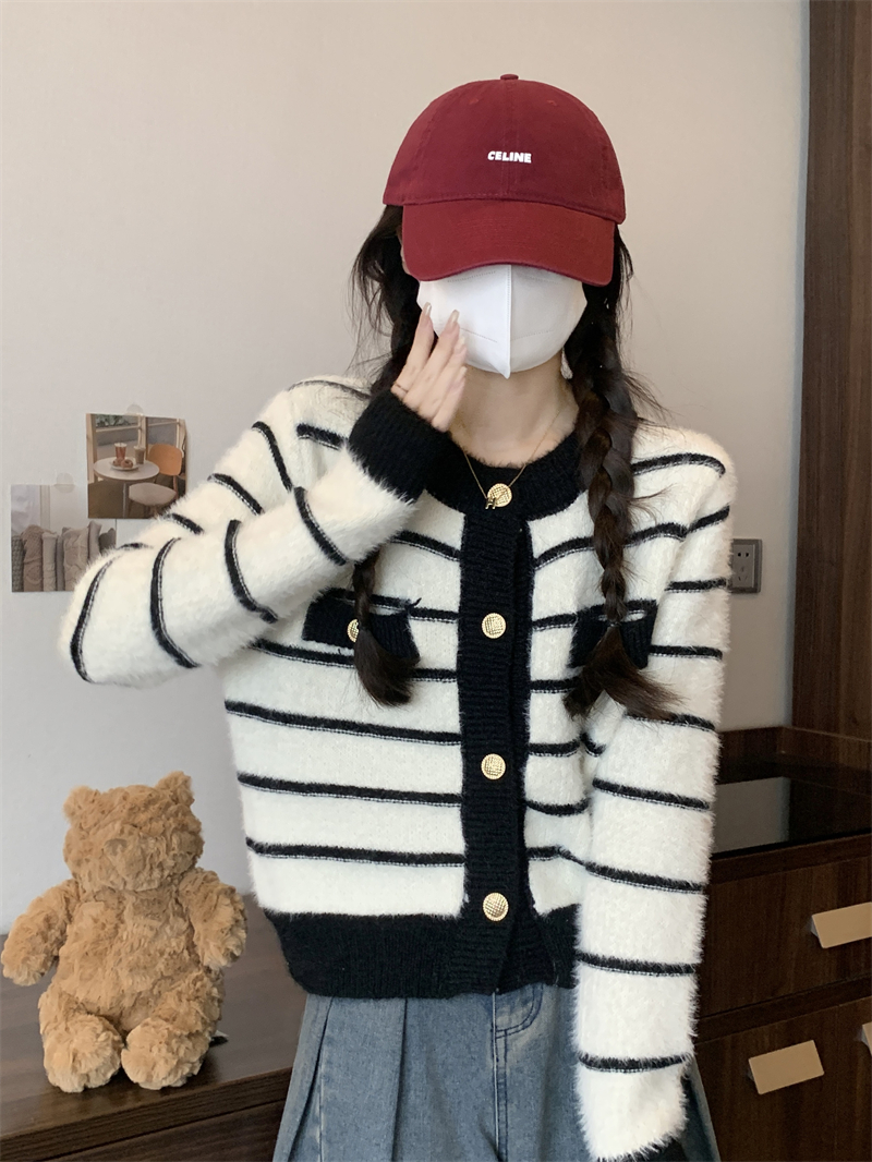Actual shot French style soft and waxy metal buckle plush versatile wool sweater cardigan