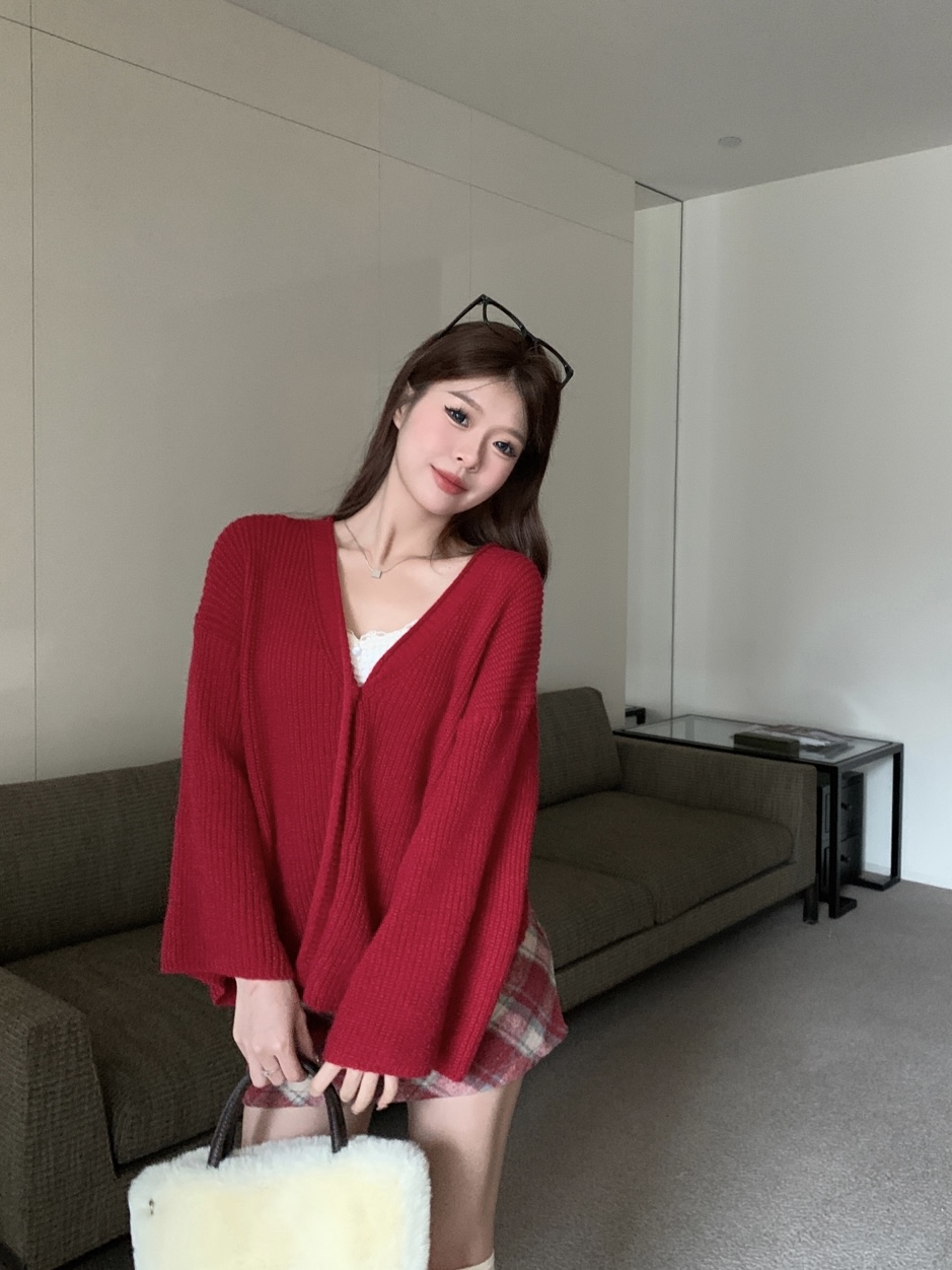 Actual shot of the new Korean style Christmas and New Year red knitted sweater cardigan jacket + plaid skirt