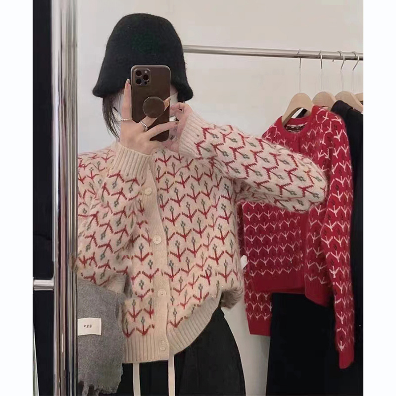 Quality European early autumn women's small fragrance soft waxy knitted cardigan high-end gentle sweater jacket
