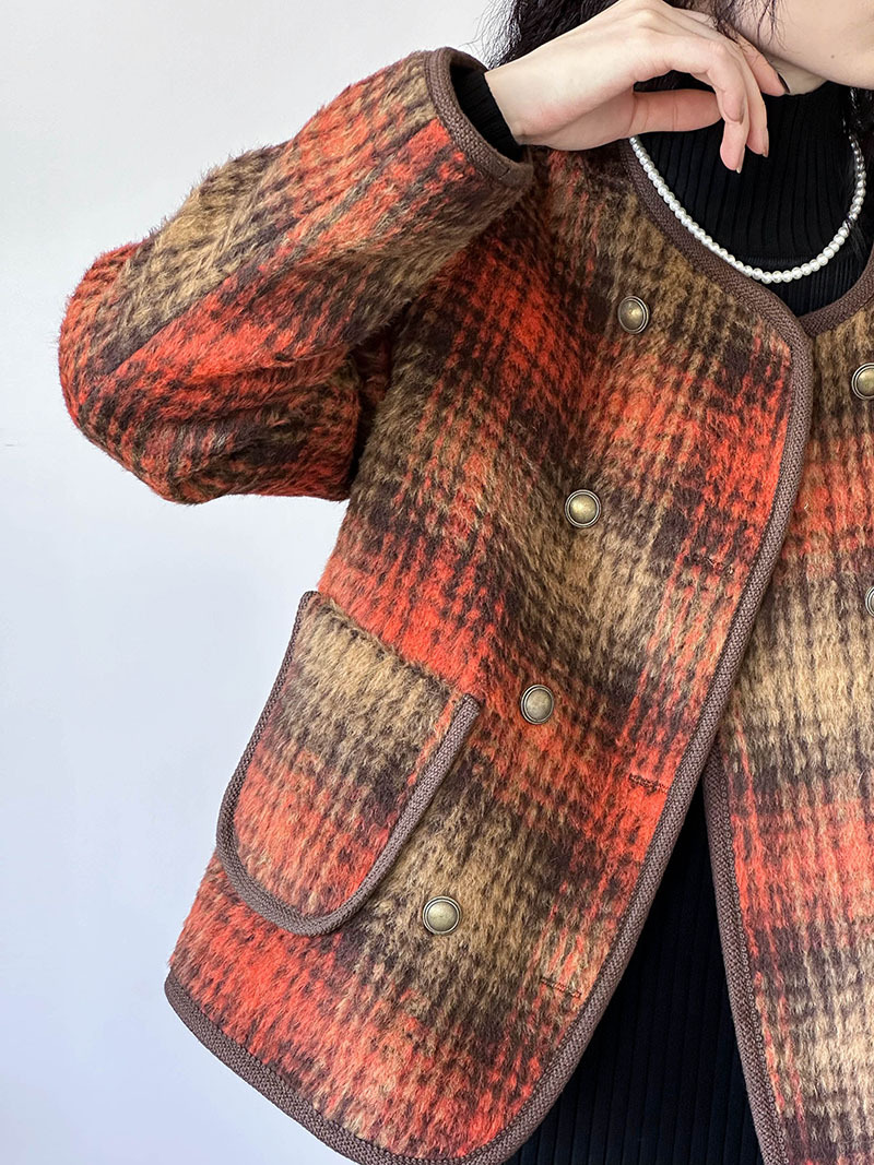 Actual shot ~ 2023 autumn and winter high-end new temperament down jacket women's Korean style round neck plaid small fragrance style jacket