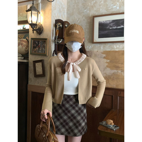 Actual shot of Korean style retro style knitwear autumn and winter style bow letter bell sleeve short cardigan jacket