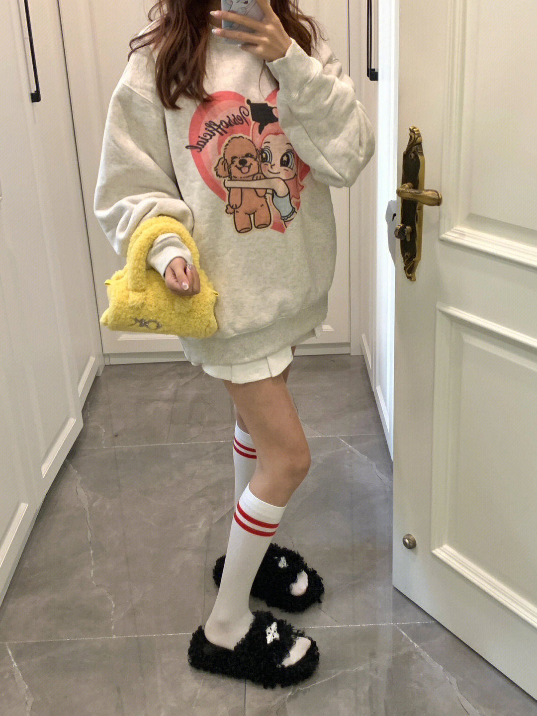 Japanese chic lazy style sweet and cool cartoon cotton round neck sweatshirt for women in autumn and winter plus velvet thickened vintage top