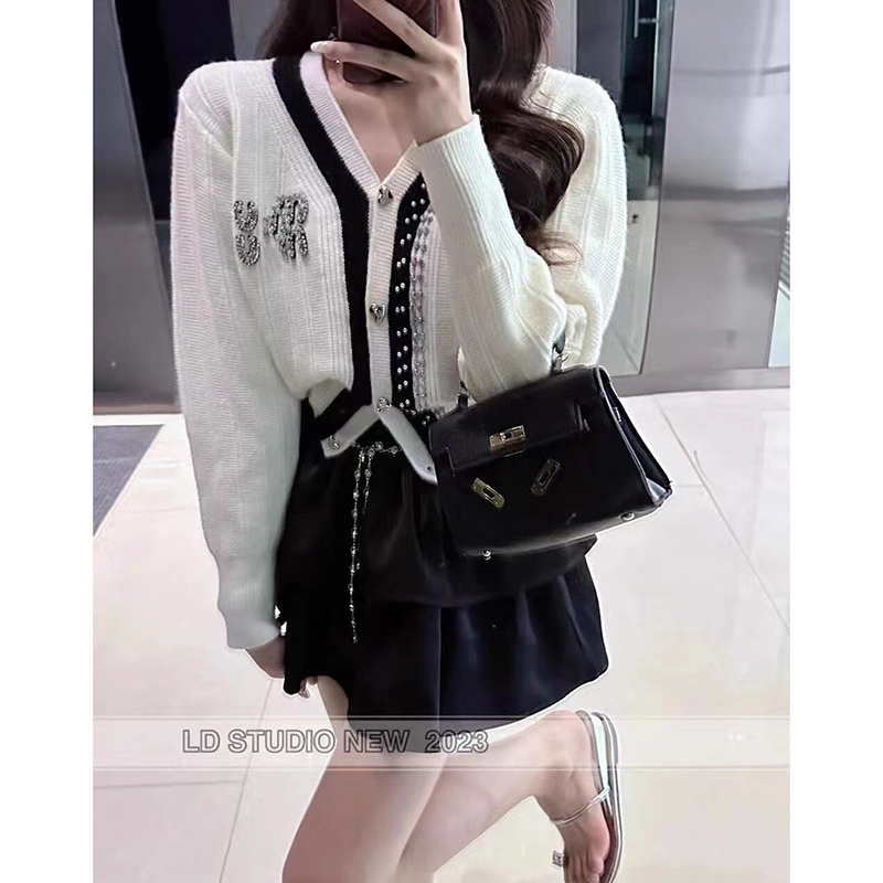 Quality rhinestone knitted cardigan, small fragrant style, love letter button, short color-blocked sweater jacket top