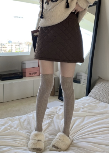 Actual shot of new winter quilted skirt, slimming waist skirt, versatile bottoming skirt for women