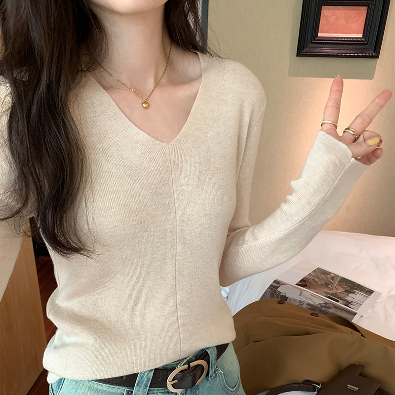 Actual picture of V-neck wool inner sweater for women, slim-fitting fine-needle temperament, soft and waxy bottoming shirt, thin long-sleeved sweater