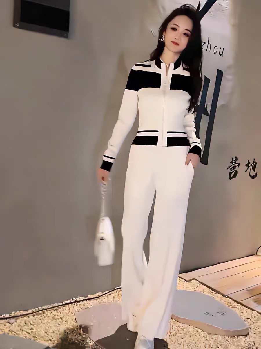 European Sports Suit Women's Autumn 2023 New Fashion Western Style Small Fragrance Jacket High-end Wide-leg Pants Two-piece Set