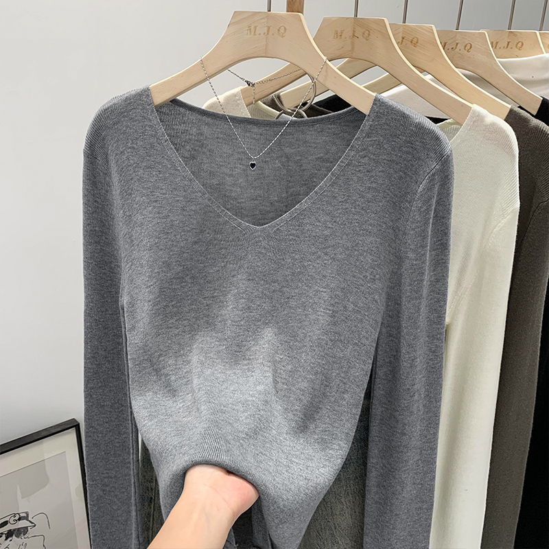 Actual picture of V-neck wool inner sweater for women, slim-fitting fine-needle temperament, soft and waxy bottoming shirt, thin long-sleeved sweater
