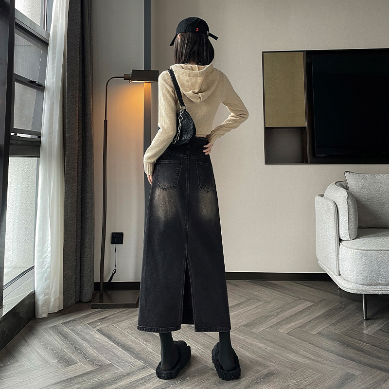 Real shot of 2023 autumn fashion trend new American retro denim skirt for women