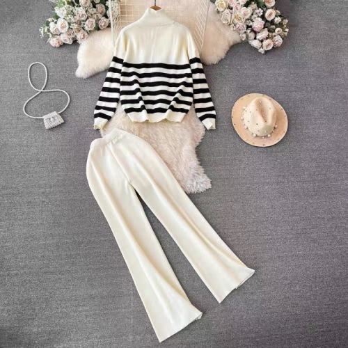 Fashion suit for women in autumn and winter contrast striped polo collar loose knitted sweater two-piece set high-waisted wide-leg pants
