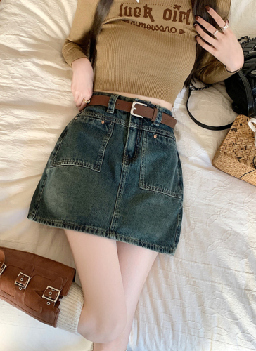 Actual shot of 2023 winter new retro workwear denim short skirt for women high-waisted A-line hip-covering skirt with free belt