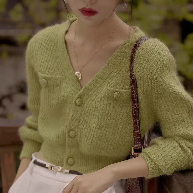 French retro matcha green knitted cardigan women's short V-neck sweater jacket autumn top new outer wear