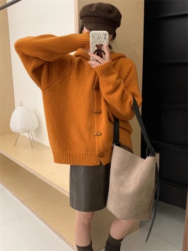 Retro olive wood button green hooded sweater jacket for women  autumn and winter loose lazy high-end knitted cardigan