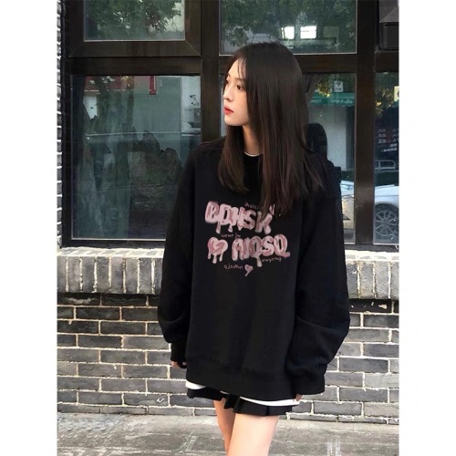 Black velvet round neck American retro sweatshirt for women  new autumn and winter oversize lazy style top