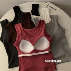 Photographed Korean-style plain color fuzzy lined warm padded sleeveless backless top for a slimming effect as an underlayer