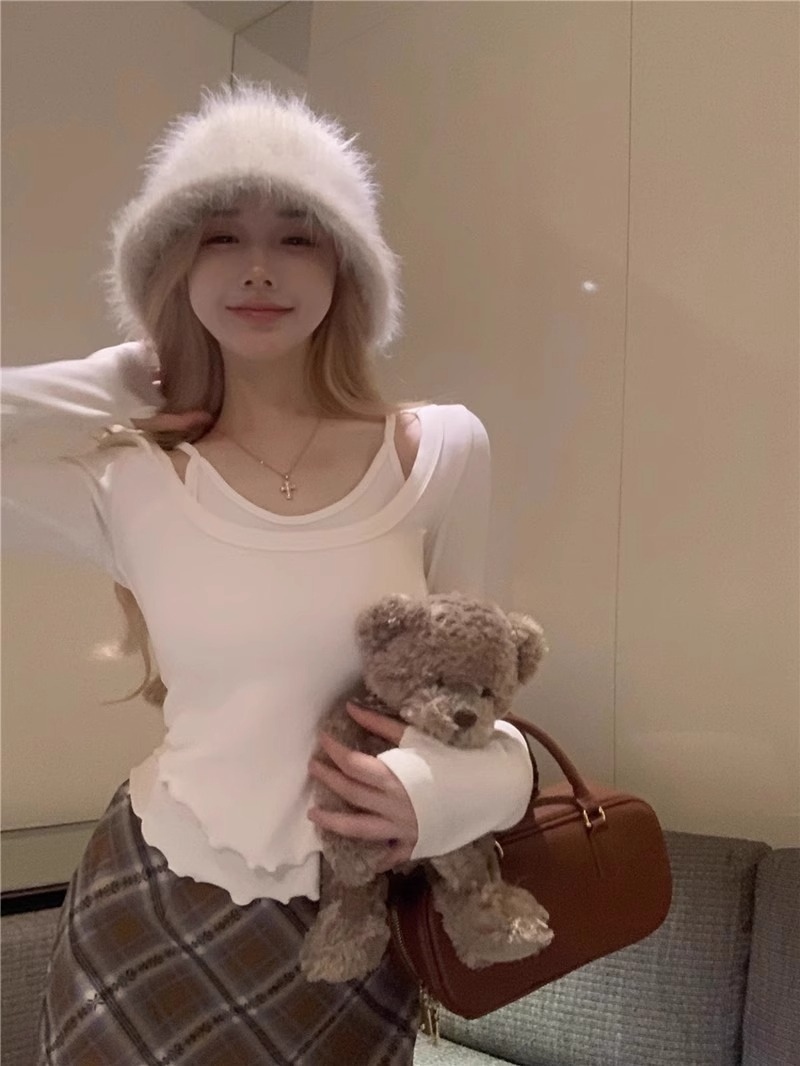 假兩件木耳邊長袖吊帶T恤女秋冬修身短款內搭打底衫別致甜辣上衣