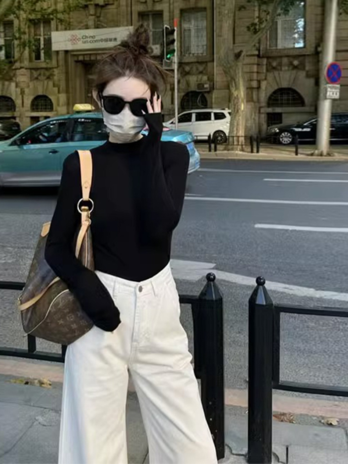 黑色半高領打底衫女2023新款秋冬冷淡系獨特别致修身內搭長袖T恤