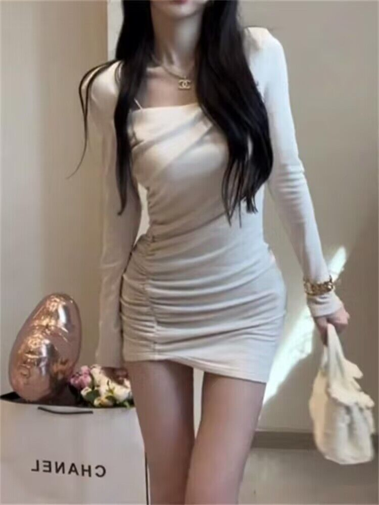 法式高級感包臀裙秋冬季新款修身v領打底裙長款氣質連衣裙子女潮