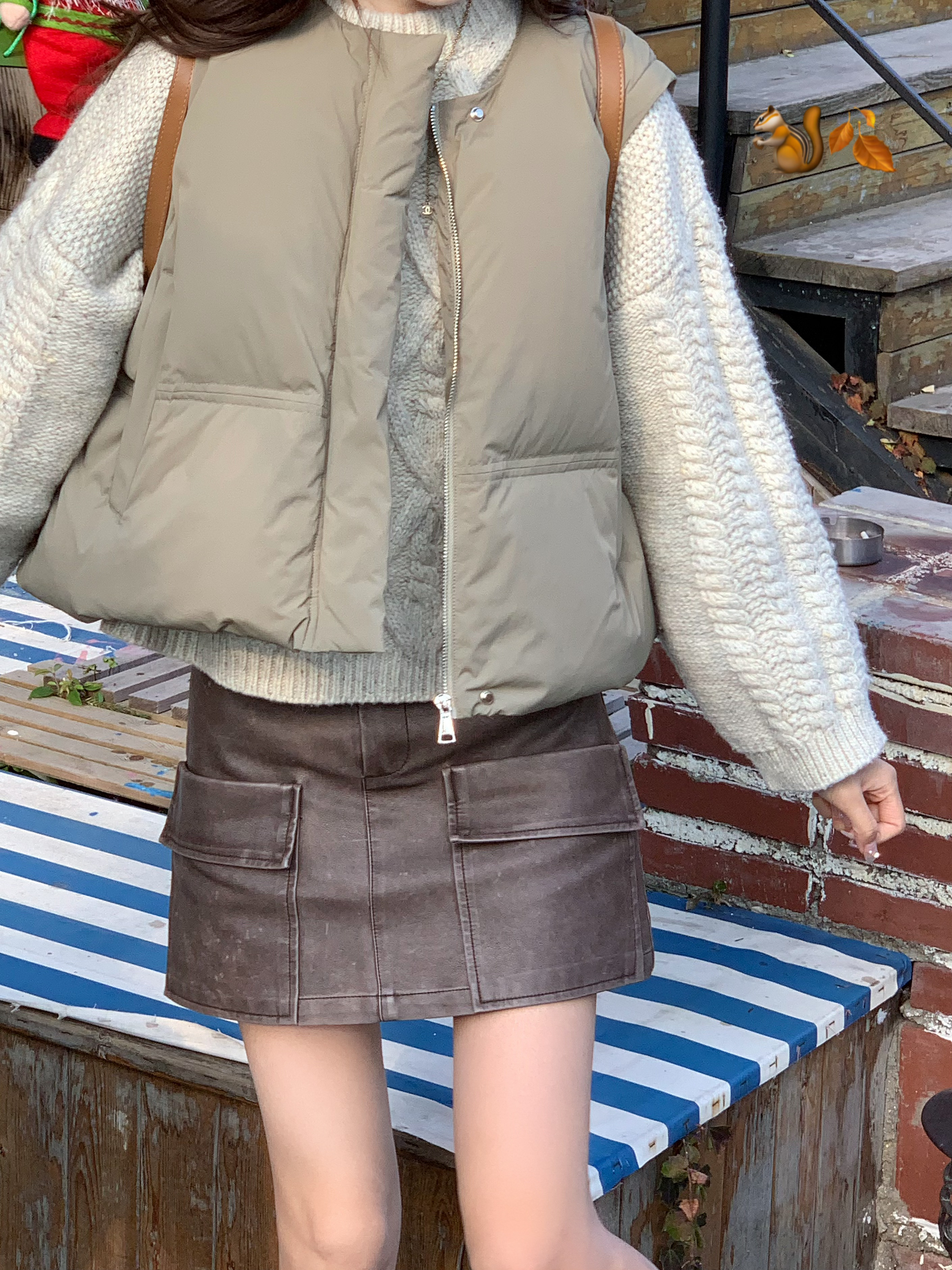 Actual shot~ Sleeveless down vest, warm, fashionable and versatile short thick coat + complicated twist sweater