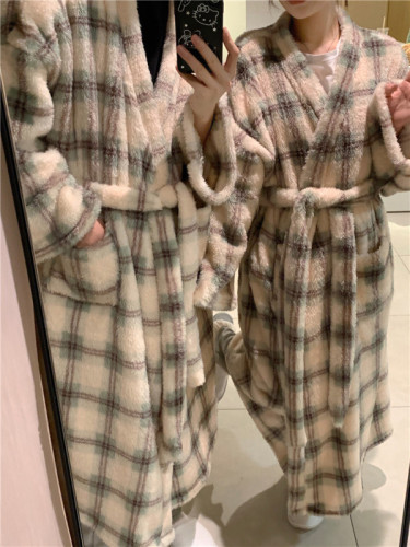 实拍韩版冬季情侣加厚保暖珊瑚绒简约格纹宽松大棉被浴袍睡袍
