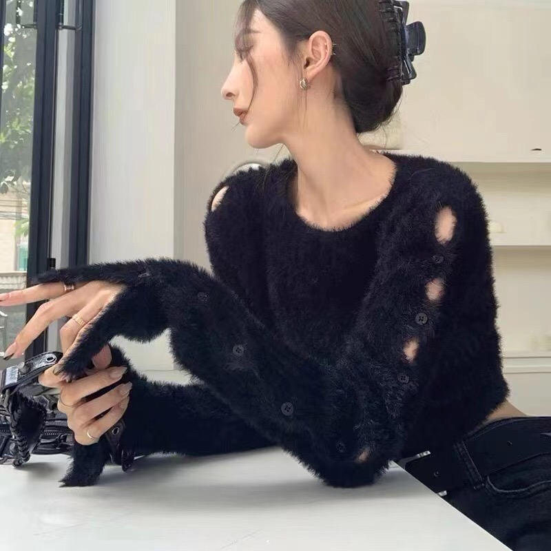 軟糯破洞毛衣女秋冬短款小眾設計感修身套頭長袖針織衫