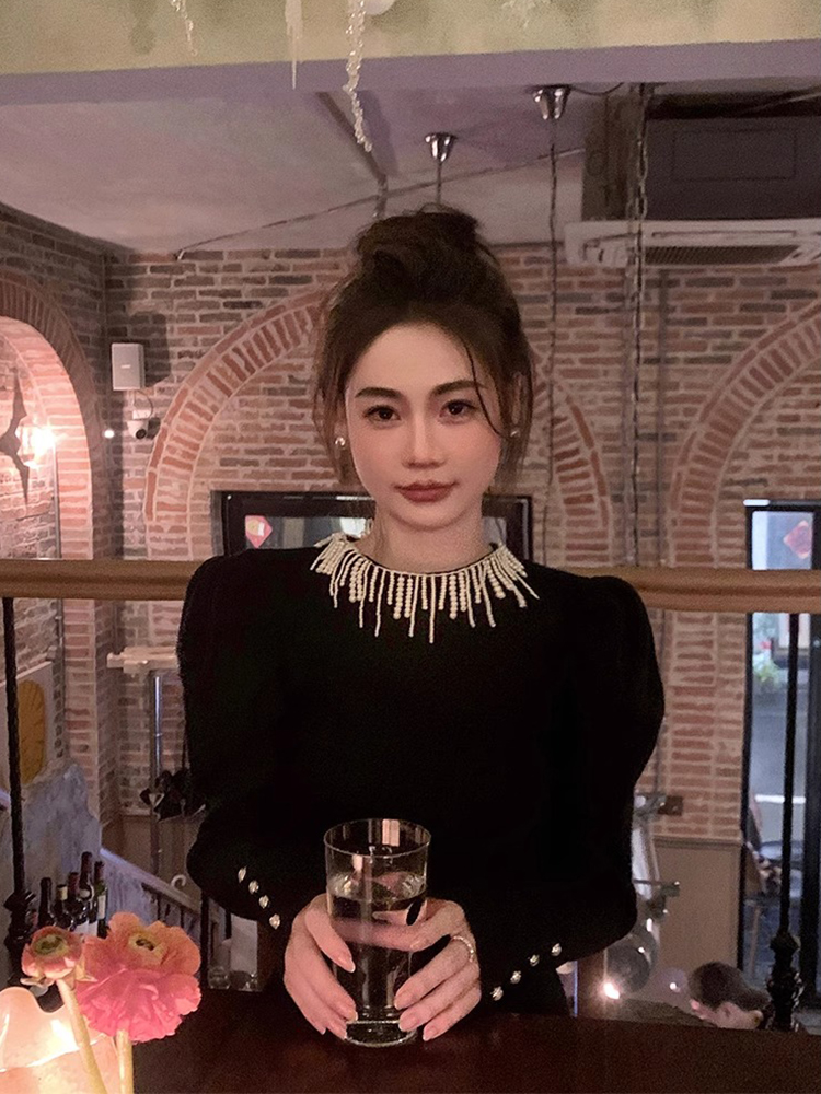 法式復古長袖毛衣女秋季2023新款釘珠設計感洋氣減齡修身針織上衣