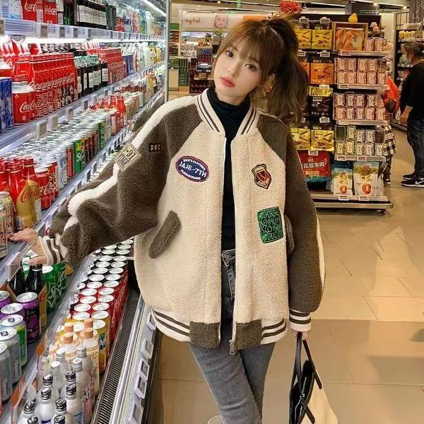 Thickened lamb wool jacket for women European station 2023 autumn and winter new loose large size baseball uniform ins student jacket