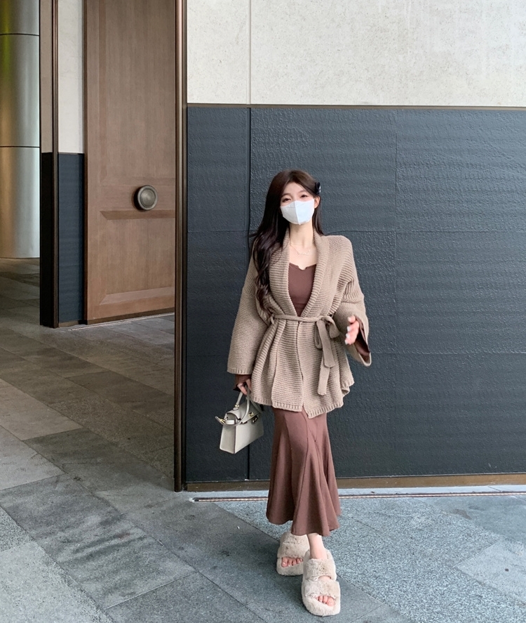 Real shot of autumn new strappy sweater jacket bottoming fishtail dress