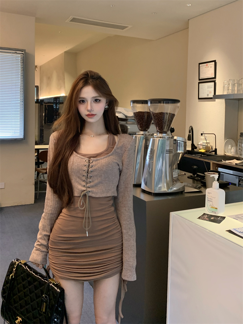 Actual shot~Autumn and winter new slim fit suspender round neck strap knitted dress pleated slimming hip skirt