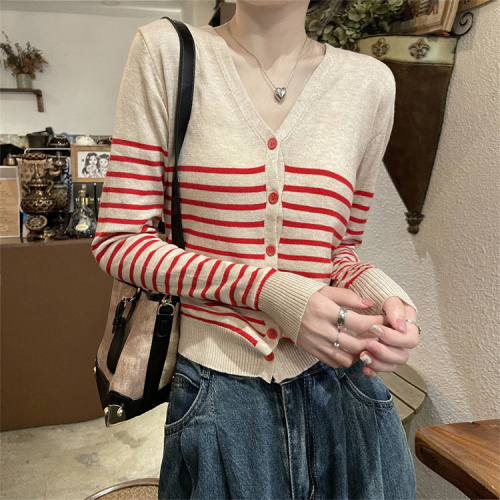 Real shot of contrasting color striped cardigan for women autumn thin Korean style V-neck jacket for small people