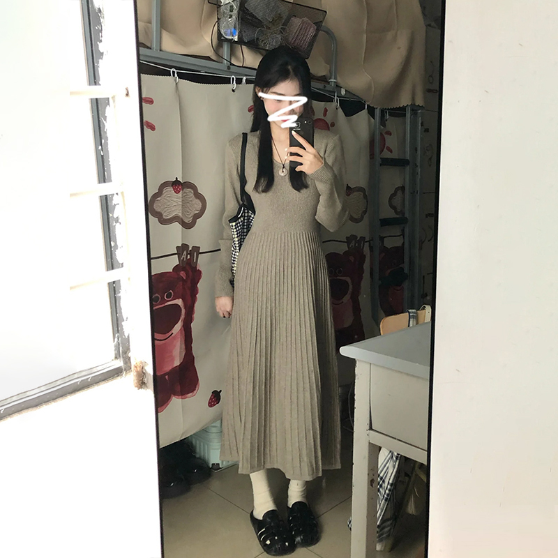法式長袖針織毛衣連衣裙女秋冬季2023新款配大衣打底內搭氣質長裙
