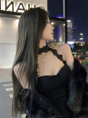 Real shot of sexy lace halter top + gentle temperament black eco-friendly fur jacket