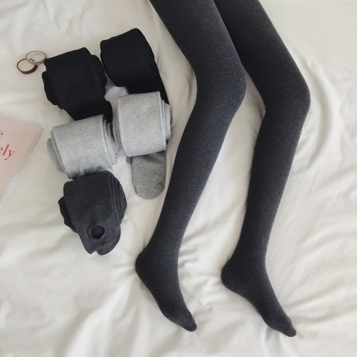 Real shot of women's autumn and winter velvet thickened body stockings foot socks warm elastic pantyhose