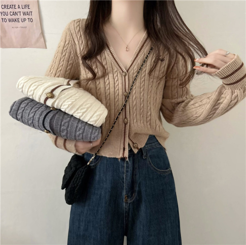 Real shot~Autumn and winter new college style retro V-neck embroidered twist top cardigan sweater jacket