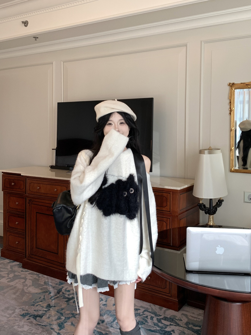實拍~發呆小黑貓路肩設計感奶fufu秋冬慵懶風套頭毛衣外套女