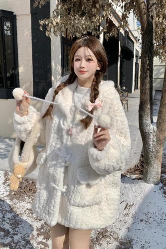 Real shot of warm and soft waxy horn button rabbit fur mid-length L hooded coat for women